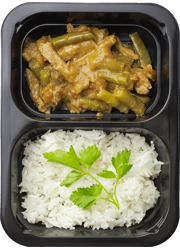 Говядина со стручковой фасолью и рисом в пряном соусе